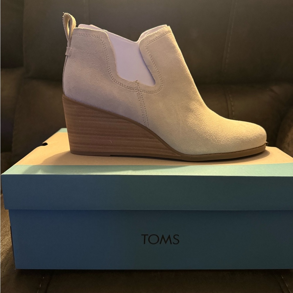 TOMS Women's Cream Wedge Ankle Boots